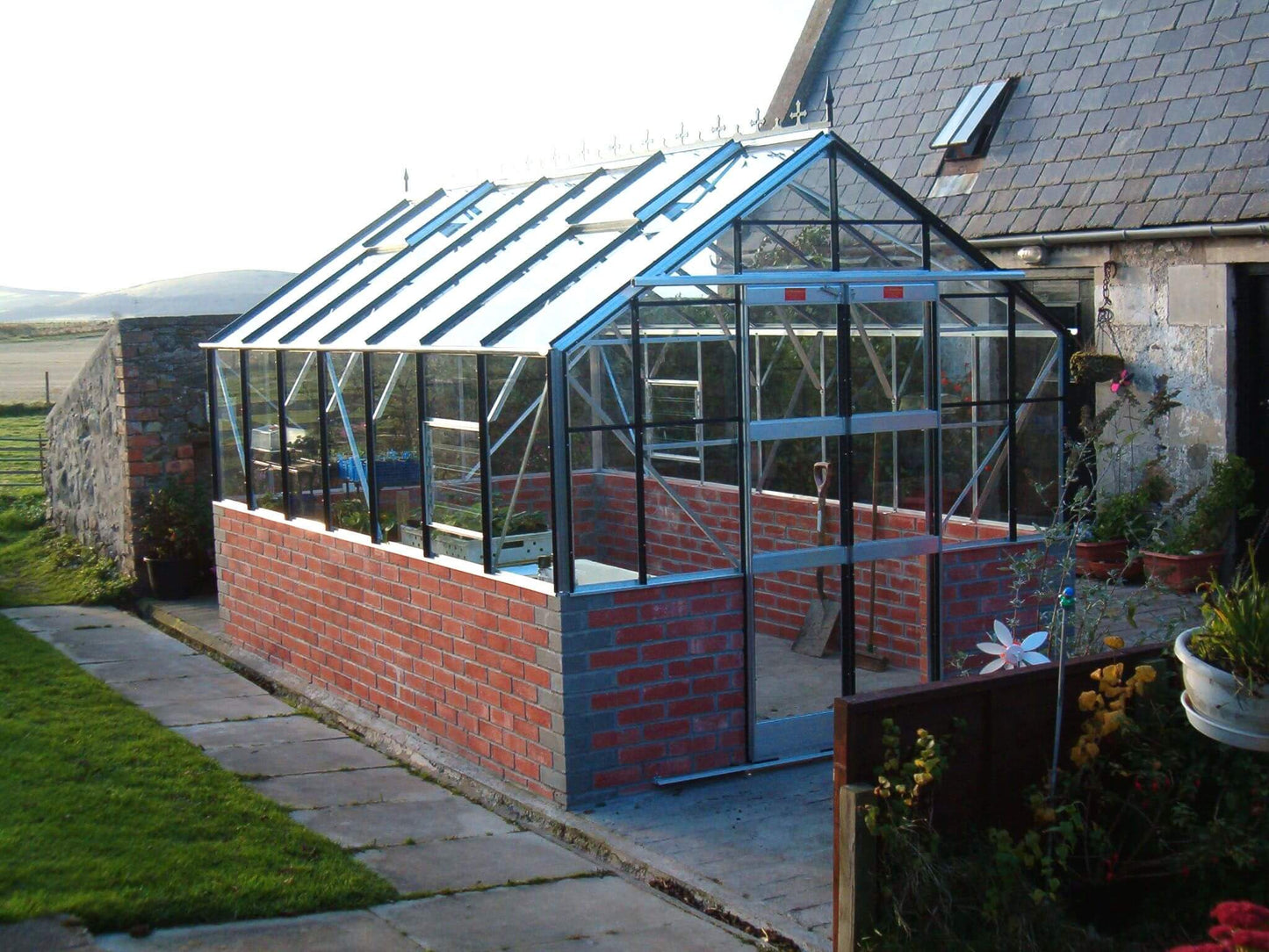 Elite Featured Dwarf Wall Greenhouse - 8ft wide