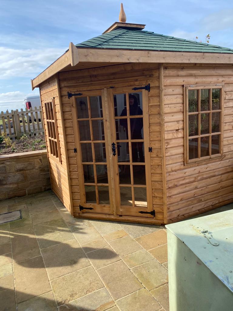Hipped roof corner Summerhouse